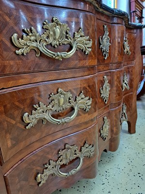 26967966e - Kommode, Louis XIV, Frankreich, um 1900, Mahagonifurnier, dreischübiger Korpus, mit ...