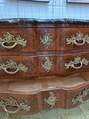 26967966g - Kommode, Louis XIV, Frankreich, um 1900, Mahagonifurnier, dreischübiger Korpus, mit ...