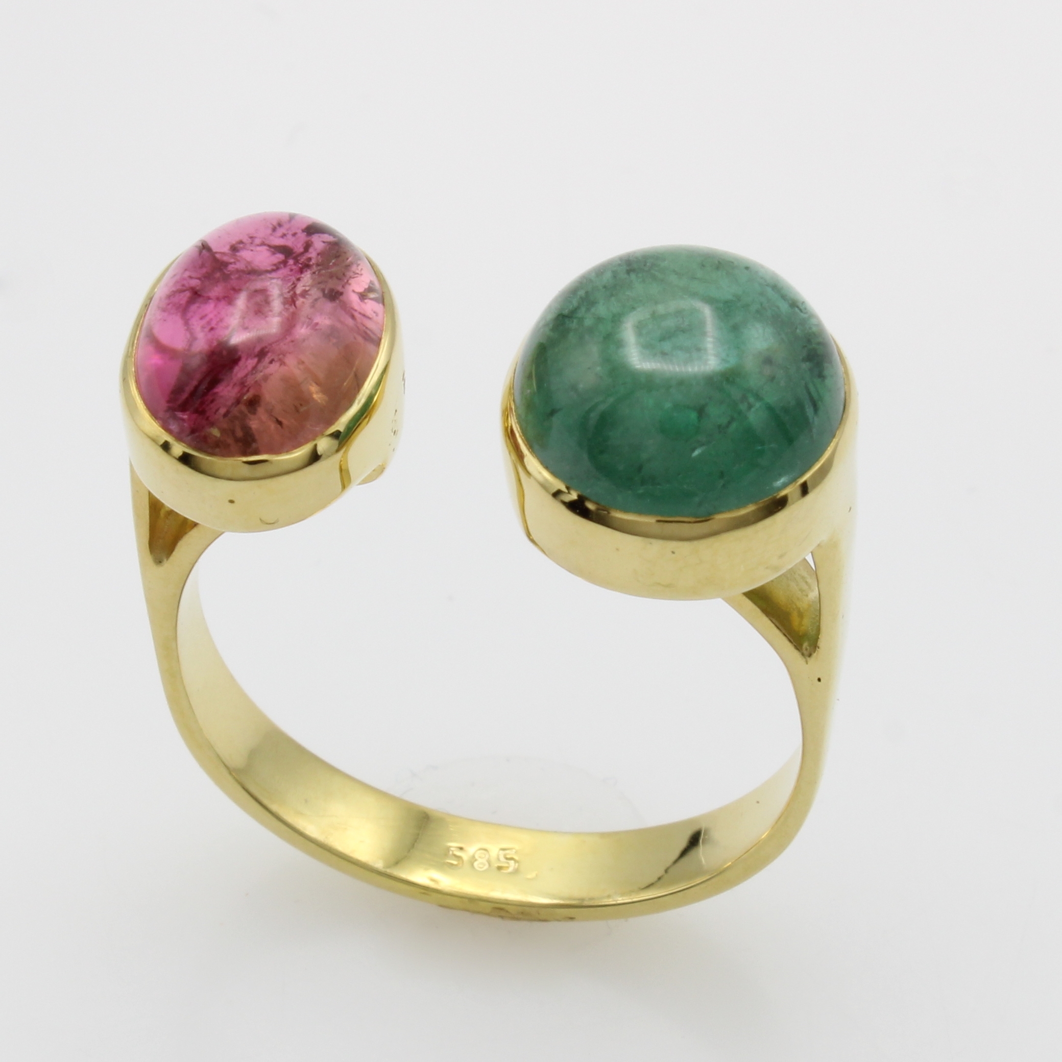 Image 26968352 - Ring mit Turmalinen, GG 585/000, rosa u. grüner Turmalincabochon zus. ca. 7.2 ct, offen ...