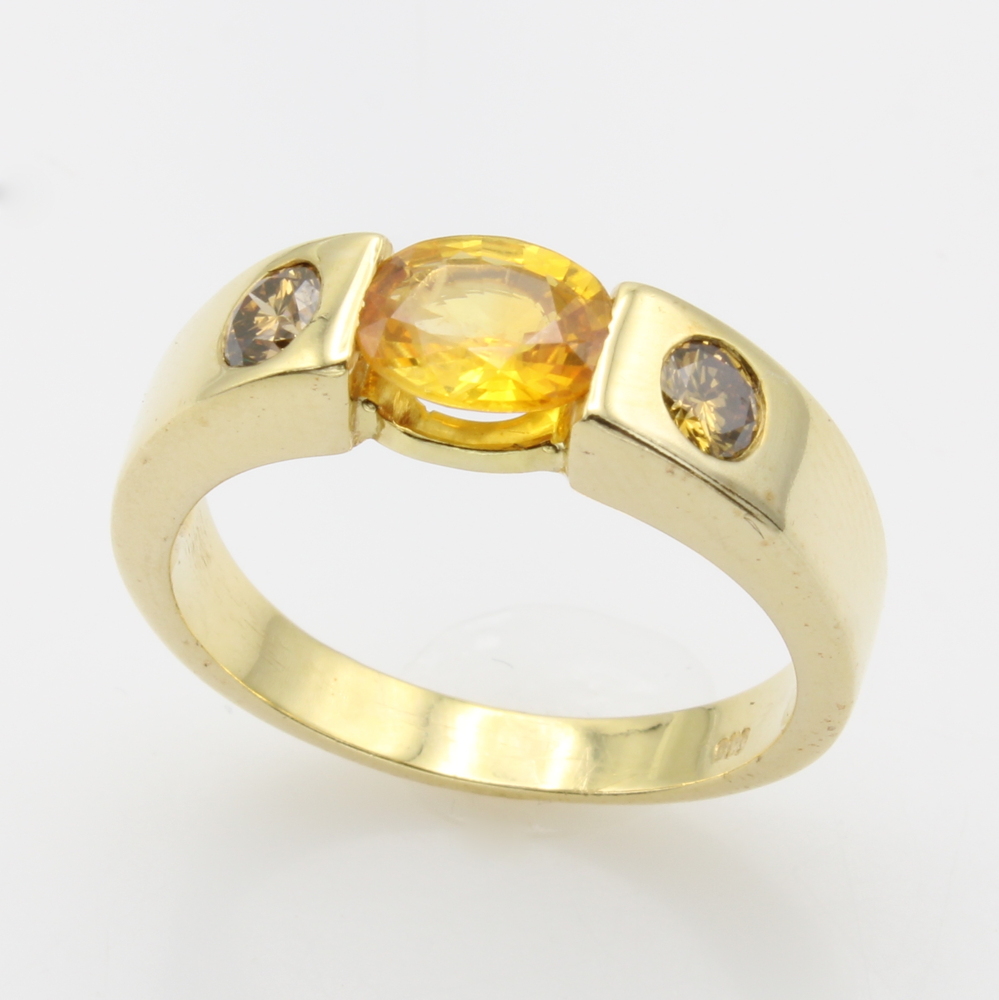 Image 26968354 - Ring mit Saphir und Brillanten, GG 585/000, ovaler, gelber Saphir ca. 1.02 ct, 2 Brill. ...