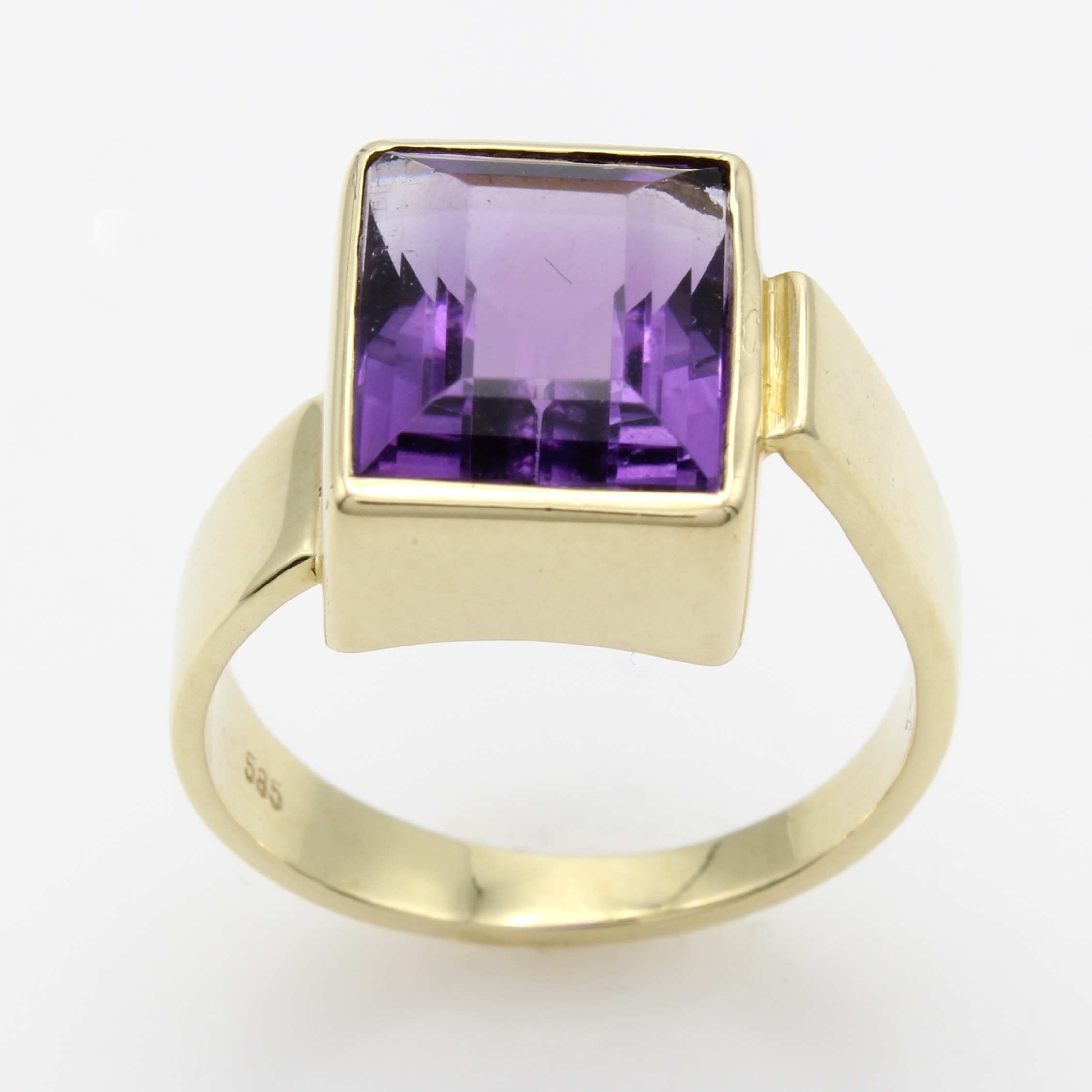 Image 26968403 - Ring mit Amethyst, GG 585/000, Schiene asymmetrisch anges., rechteckiger Amethyst ca.7 ...