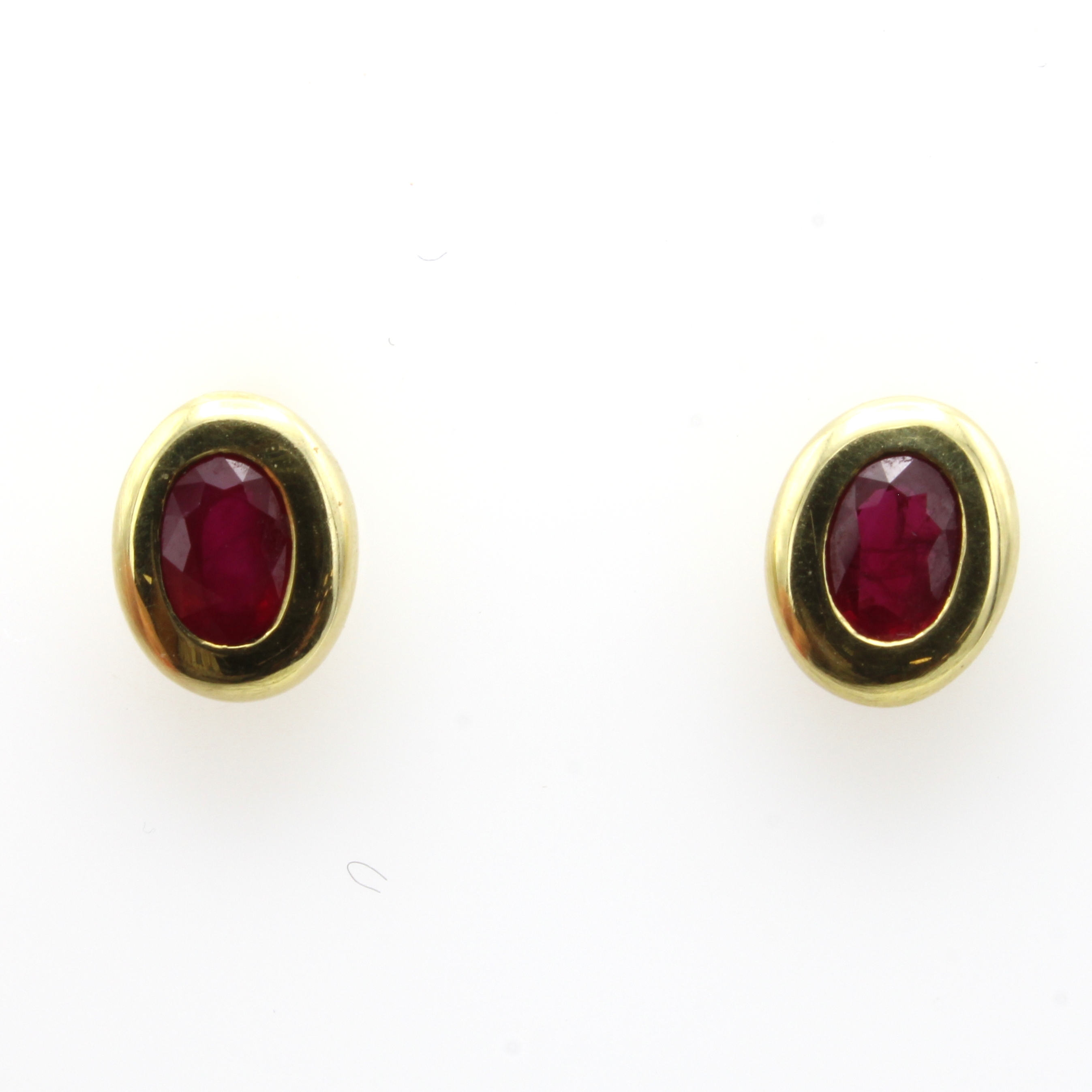 Image 26968448 - Paar Ohrstecker mit Rubinen, GG 750/000, 2 ovale Rubine in glatter Fassung zus. ca. 1 ct ...