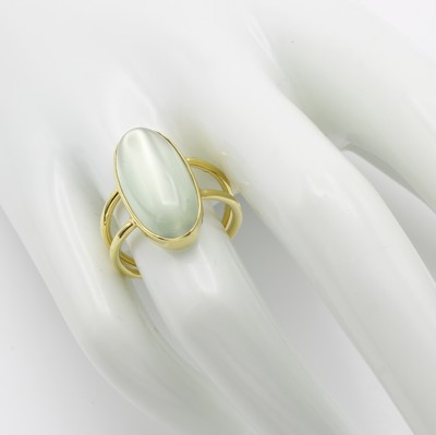 26968436a - Ring mit Mondstein, GG 585/000, ovaler Mondstein ca. 9.4 ct, 2-rhg. Optik, RW ca. 57 ...