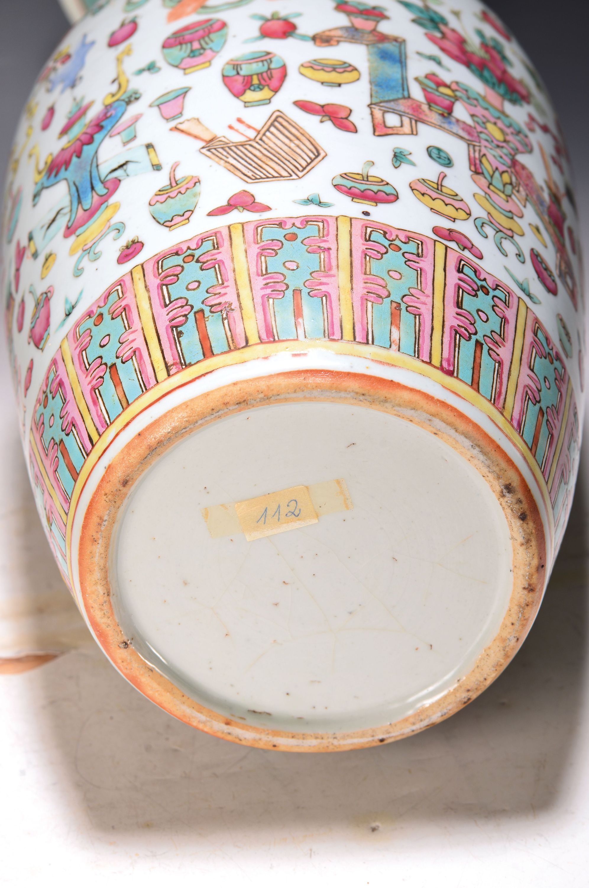 Detail a: Vase, China, um 1880-90, Porzellan, umlaufend bunt bemalt mit Päonien und anderer Glückssymbolik, H. ca. 44.5cm