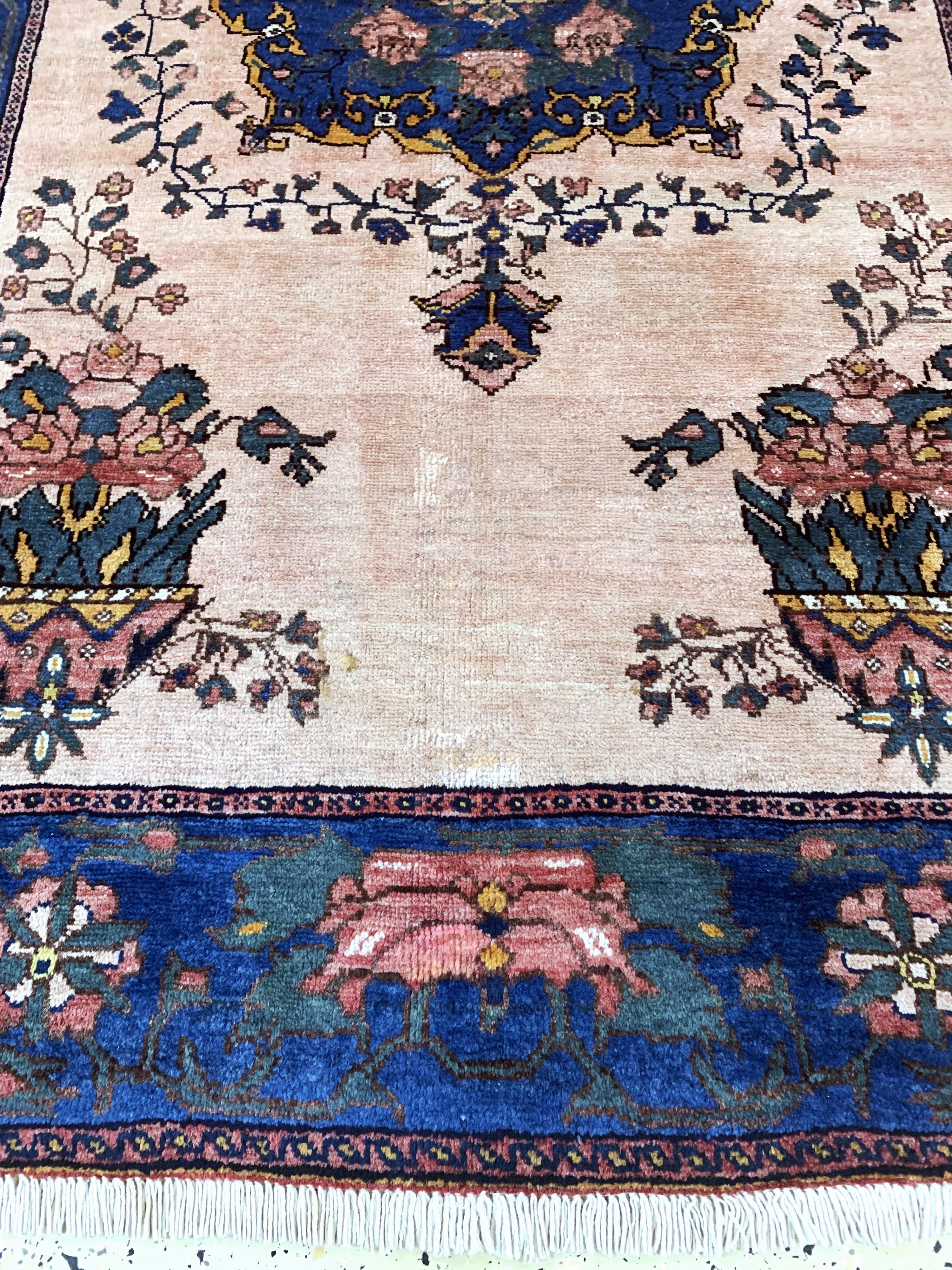 Detail c: Bachtiar alt, Persien, Anfang 20.Jhd, Wolleauf Baumwolle, ca. 205 x 154 cm, gereinigt, EHZ: 2-3, (restauriert)