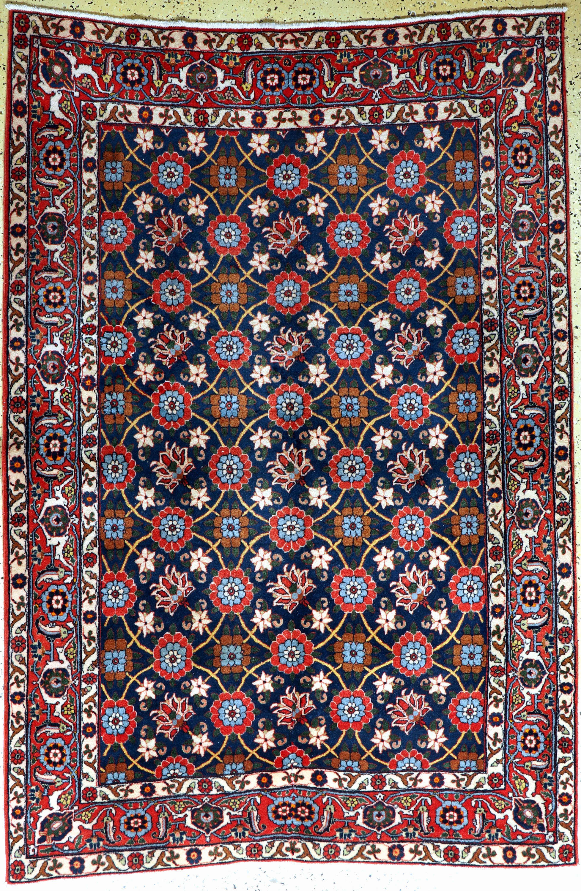 Weramin alt, Persien, Anfang 20.Jhd, Wolle auf Baumwolle, ca. 220 x 150 cm, gereinigt, EHZ: 2, (zusammengenähte Trittfalte).