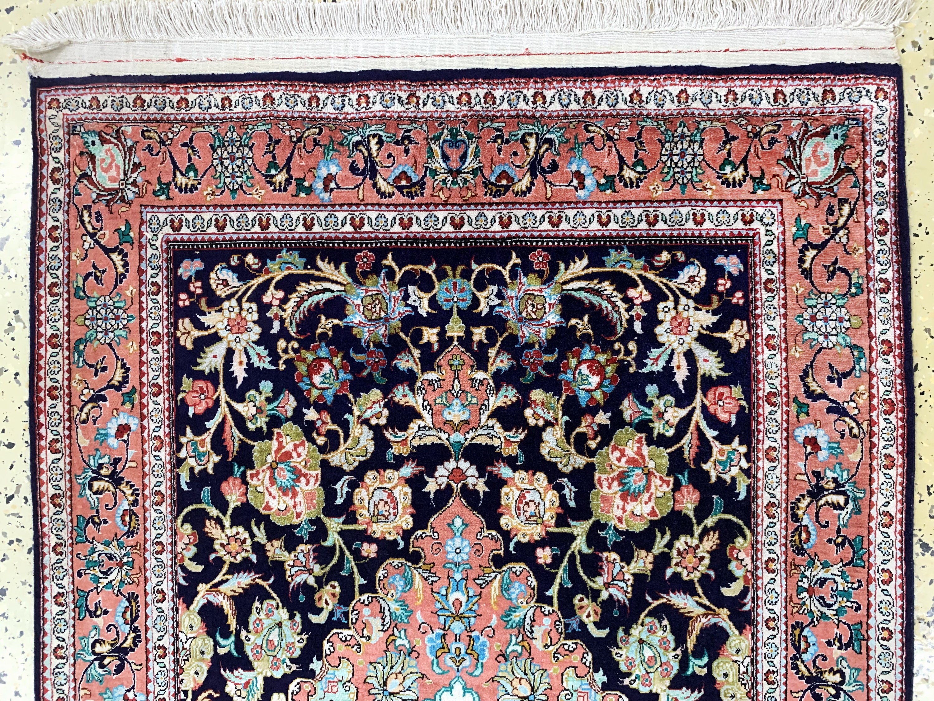Detail a: Ghom Seide fein, Persien, Ende 20.Jhd, reine Naturseide, ca. 125 x 77 cm, gereinigt, EHZ: 1-2