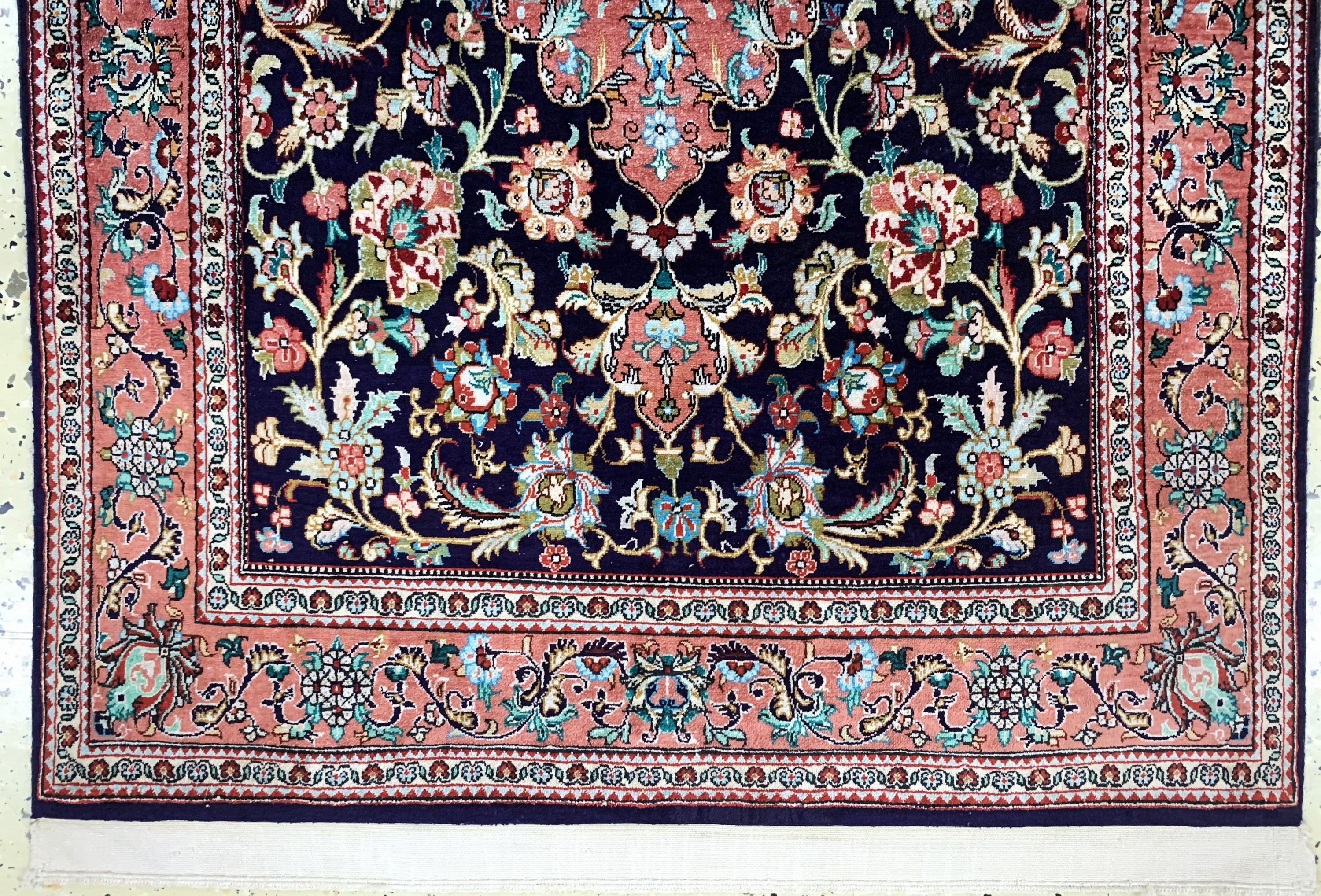 Detail c: Ghom Seide fein, Persien, Ende 20.Jhd, reine Naturseide, ca. 125 x 77 cm, gereinigt, EHZ: 1-2