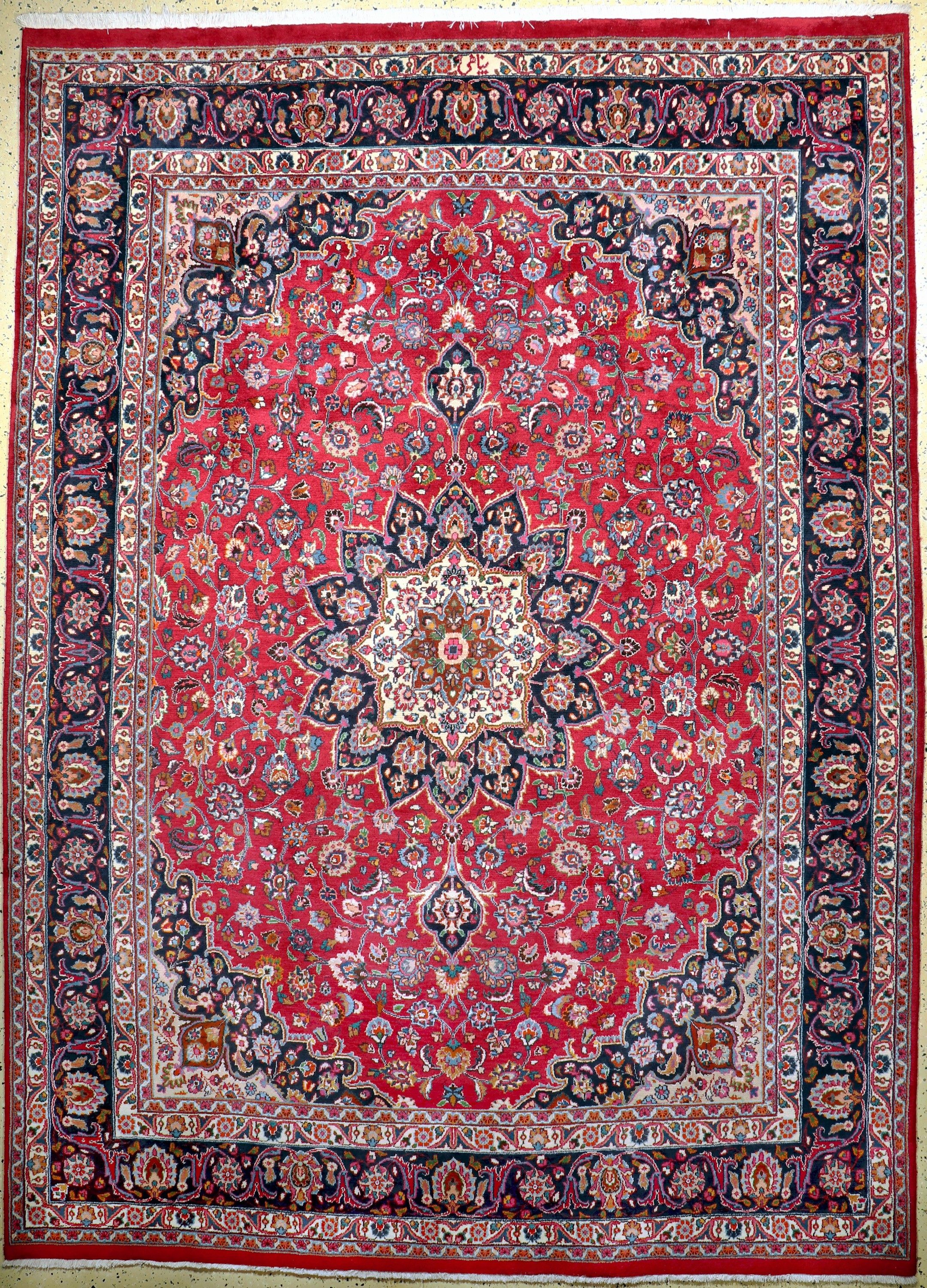 Mesched alt Persien, signiert"Panahi", Mitte 20.Jhd, Wolle auf Baumwolle, ca. 340 x 248 cm, gereinigt, EHZ: 2