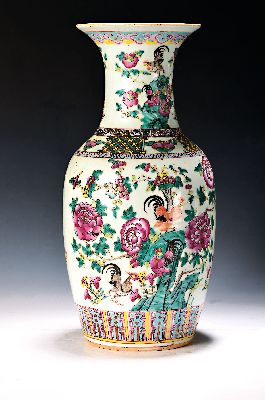 Image 26968723 - Vase, China, um 1870-1890, Porzellan, umlaufend bunt bemalt mit Hähnen, ...