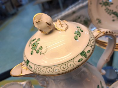 26968776e - Kaffeeservice für 6 Personen, Meissen, 20. Jh., 2. Wahl, Dekor Indisch Grün, ...