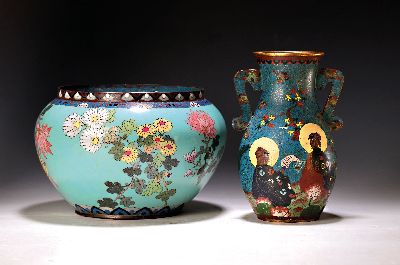 Image 26968778 - Zwei Cloisonne-Gefäße, China, späte Quing -Dynastie, 19./20.Jh., ...