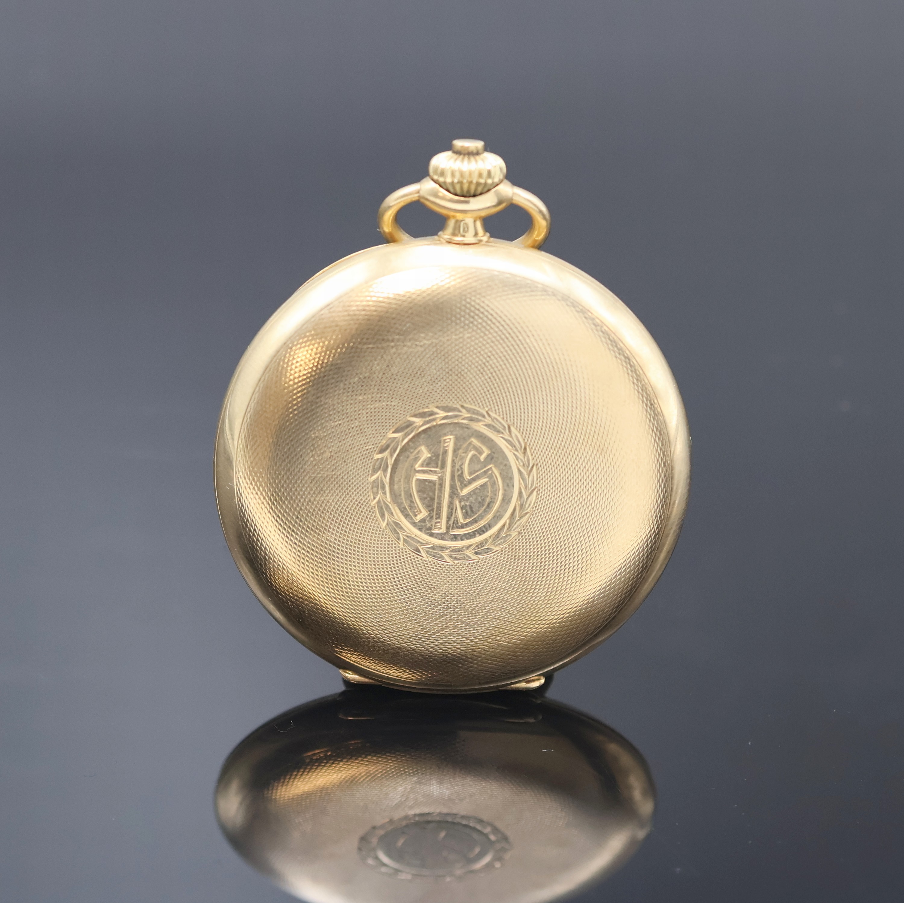 Detail a: IWC Savonette Herrentaschenuhr in GG 585/000, Schweiz um 1925, guill. 3-Deckel Goldgeh., Sprungdeckel im Zentrum m. Schmuckgrav. HS, gold. Zifferbl. ...
