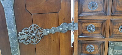 26968803l - Seltener Tresorschrank/ Barock-Schrank, süddeutsch, um 1700, Nußbaum massiv, ...