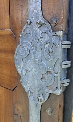 26968803n - Seltener Tresorschrank/ Barock-Schrank, süddeutsch, um 1700, Nußbaum massiv, ...