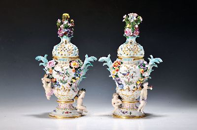 Image 26968852 - Paar Potpourri-Vasen, nach Vorbild von Meissen, Porzellan, Deckel mit Durchbrucharbeit, ...
