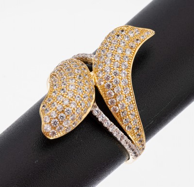 Image 26968902 - 18 kt Gold Brillant-Ring, GG/WG 750/000, stil. Schlange, 188 Brillanten zus. ca. 1.00 ...