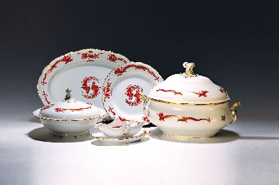 Image 26968909 - Speiseservice, Meissen, 20. Jh., 1. Wahl, Dekor roter Hofdrache goldschattiert, 11 ...