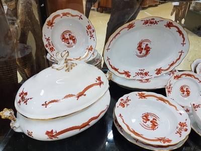 26968909a - Speiseservice, Meissen, 20. Jh., 1. Wahl, Dekor roter Hofdrache goldschattiert, 11 ...