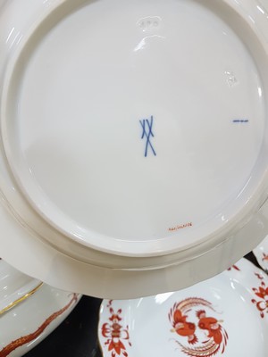 26968909l - Speiseservice, Meissen, 20. Jh., 1. Wahl, Dekor roter Hofdrache goldschattiert, 11 ...