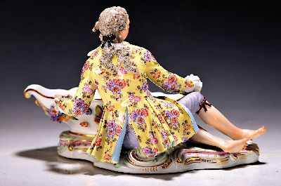 26968922e - Paar Figurenschalen, Meissen, um 1880/90, liegender Kavalier bzw. liegende Dame mit ...