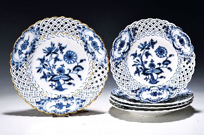 Image 26968938 - 5 Dessertteller, Meissen, 2. Hälfte 19. Jh., Zwiebelmuster, Rand mit ...