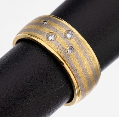 Image 26968983 - 18 kt Gold Diamant-Ring, GG/WG 750/000, eingerieben 2 8/8-Diamanten und 2 Brillanten ...