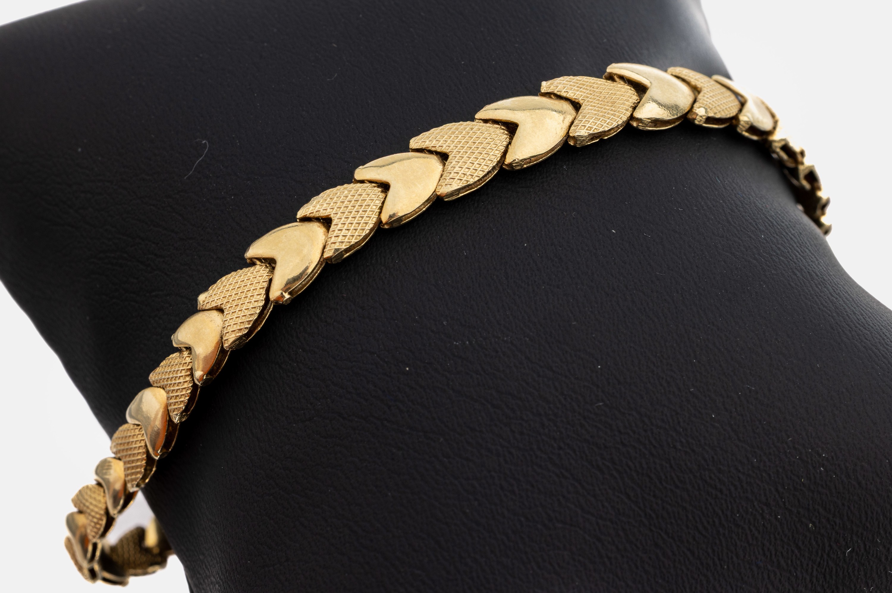14 kt Gold Armband, GG 585/000, L. ca. 20 cm, Karabinerschließe, ca. 7.7 g