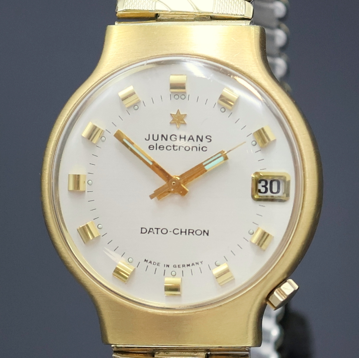 Detail a: JUNGHANS Herrenarmbanduhr Electronic DATO- CHRON, Deutschland um 1970, Metall hartverg., an Elasto-Fixo Band, Zentralsek., Edelstahlboden verschr., ...