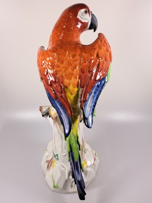 26969270c - Große Porzellanfigur, Meissen, um 1890, Papagei auf Baumstumpf, nach einem Entwurf ...