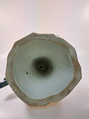 26969270n - Große Porzellanfigur, Meissen, um 1890, Papagei auf Baumstumpf, nach einem Entwurf ...