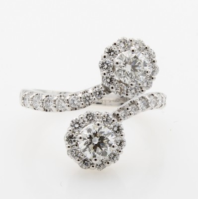 26969373b - Ring mit Brillanten, WG 750/000, 2 Brill. zus. ca. 0.82 ct feines Weiß/si und 34 ...
