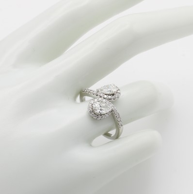 26969375a - Ring mit Diamanten und Brillanten, WG 750/ 000, 2 Diam. zus. ca. 1.03 ct feines ...