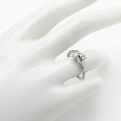 26969377a - Ring mit Brillanten, WG 750/000, 2 Brill. zus. ca. 0.43 ct und 20 Brill. zus. ca. 0.19 ...