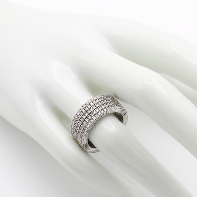 26969378a - Ring mit Brillanten, WG 750/000, in 5-reih. Optik, 260 Brill. zus. ca. 2.04 ct feines ...