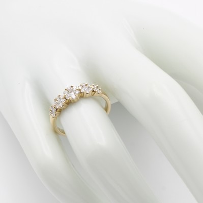 26969390a - Ring mit Brillanten, GG 585/000, 35 Brill. zus. ca. 0.50 ct Weiß/si, RW ca. 54 ...