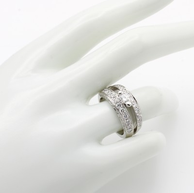 26969395a - Massiver Ring mit Brillanten, WG 750/000, Mittelstein ca. 0.42 ct und 58 Brill. zus. ca. ...