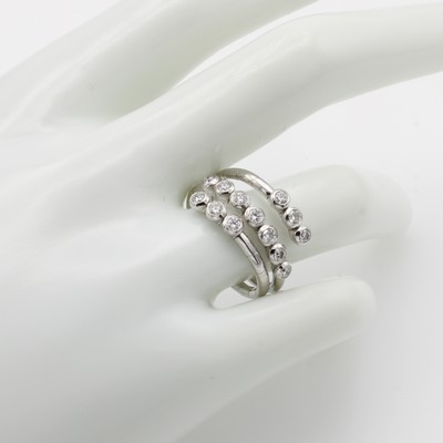 26969399a - Spiralring mit Brillanten, WG 750/000, 13 Brill. zus. ca. 0.72 ct feines Weiß/si, RW ...