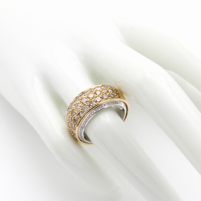 26969409a - Massiver Ring mit Brillanten, RoséG/WG 750/ 000, 37 Brill. zus. ca. 2.74 ct ...