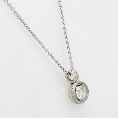 26969411a - Anhänger mit Brillanten an Kette, WG 750/000, mittig gef. Brill. ca. 1.02 ct feines ...
