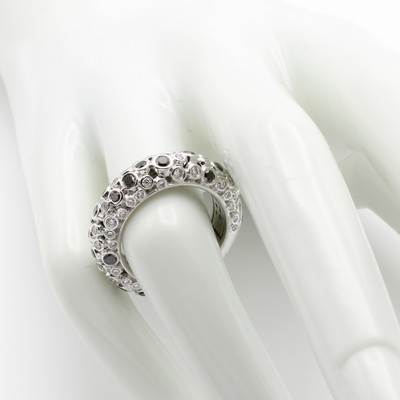 26969423a - Ring mit Brillanten, WG 750/000, 71 Brill. einzeln in Zargenfassung zus. ca. 0.86 ct ...