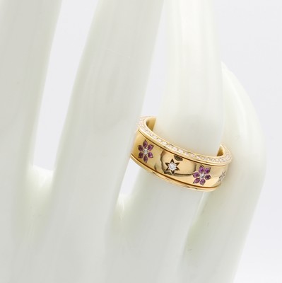 26969440b - Massiver Ring mit Brillanten und Saphiren, GG 750/000, 108 Brill. zus. ca. 0.80 ct ...