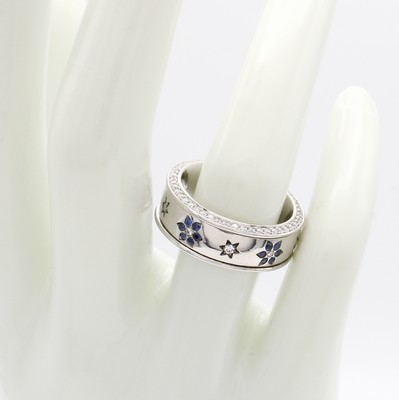 26969450b - Massiver Ring mit Brillanten und Saphiren, WG 750/000, 108 Brill. zus. ca. 0.80 ct ...