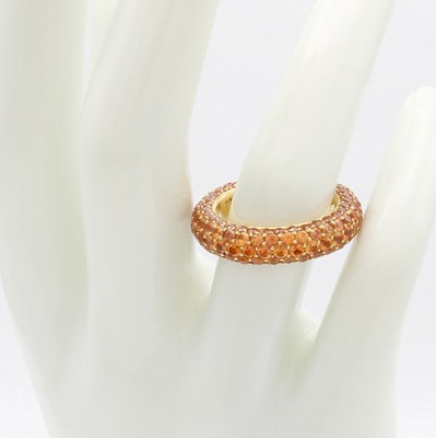 26969453b - Ring mit gelben Saphiren, GG 750/000, rund- um bes. mit 170 Saphiren zus. ca. 7.16 ct, ...