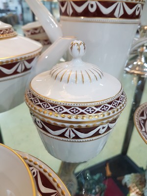 26969458e - Umfangreiches Kaffee- und Teeservice, KPM, Kurland, klassizistischer Schleifendekor ...