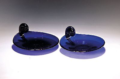 Image 26969459 - Paar Blattschalen, wohl Murano, 20. Jh., blaues Glas, stil. Seerosenblätter, ca. 10 ...