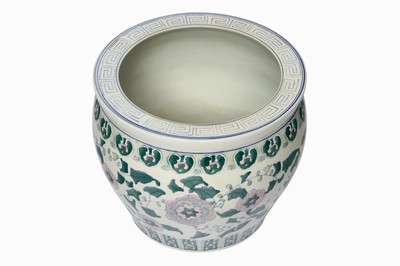 26969474a - Fishpot bzw. Fischbecken, China, Keramik, umlaufend mit Lotusblüten u. ...