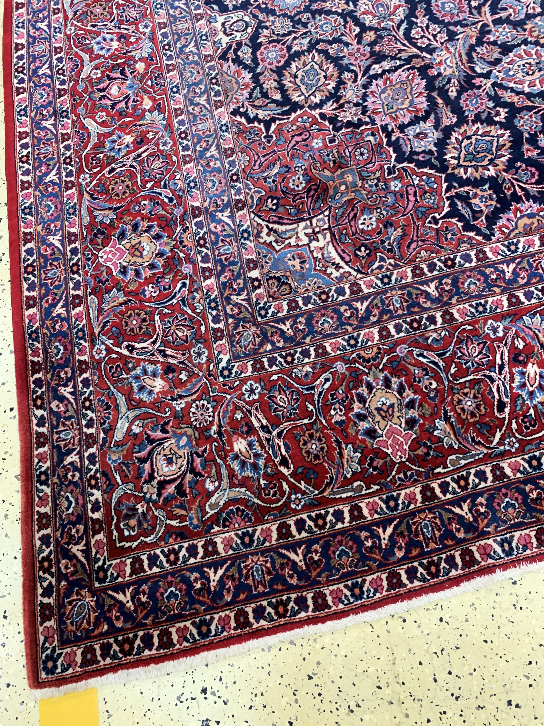 Detail i: Keschan alt fein Persien, signiert"Mousawian", Anfang 20.Jhd, Wolle auf Baumwolle, ca. 445 x 314 cm, EHZ: 2