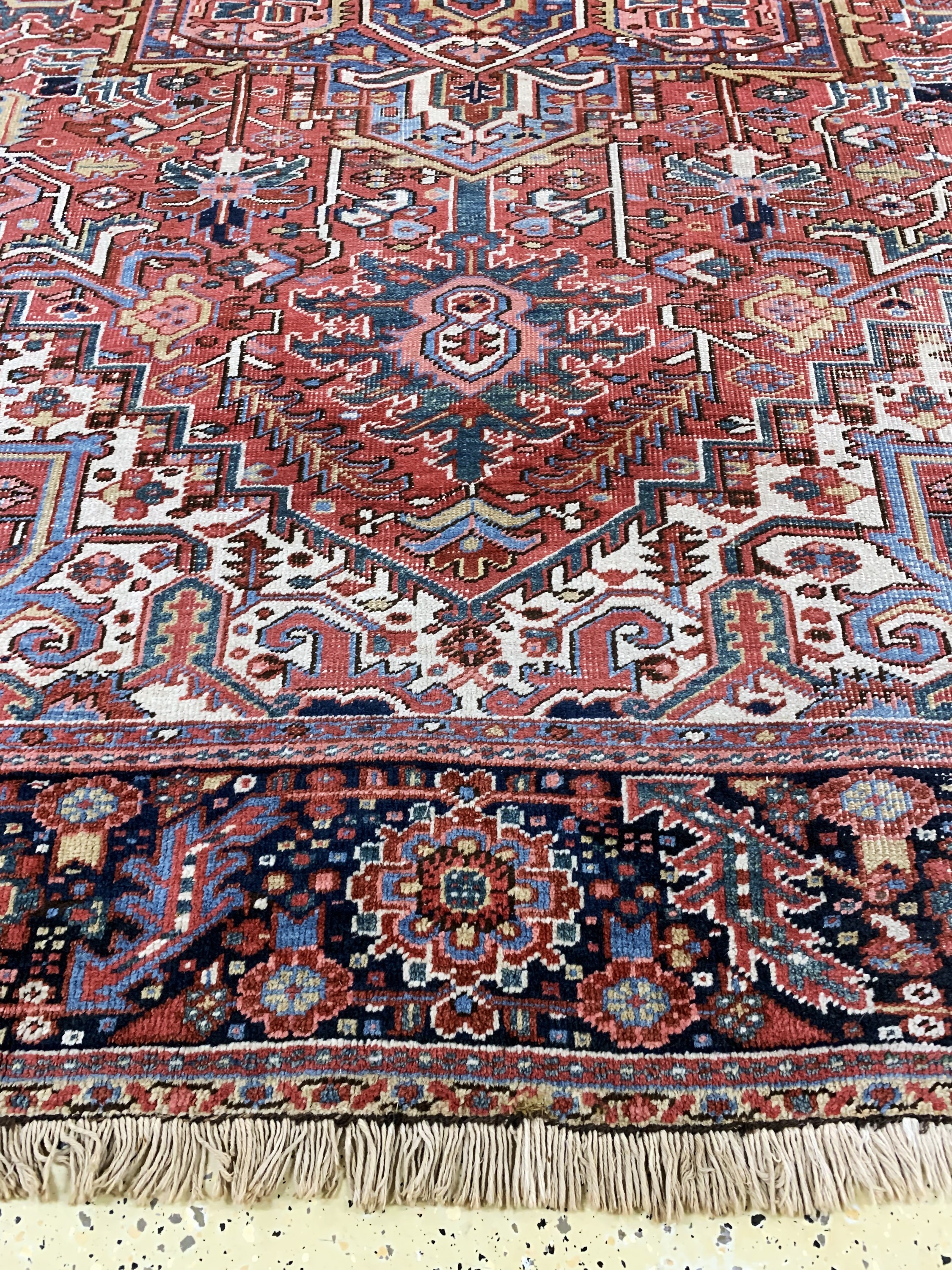 Detail b: Heriz alt, Persien, Anfang 20.Jhd, Wolle auf Baumwolle, ca. 340 x 240 cm, EHZ: 3