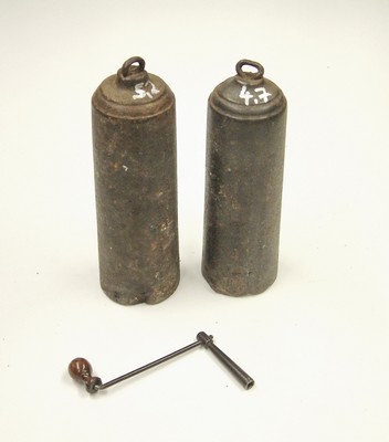 26969515a - Seltene Comtoise mit Scherengang (Amant), Frankreich um 1880, matt- und glanzvergoldete ...